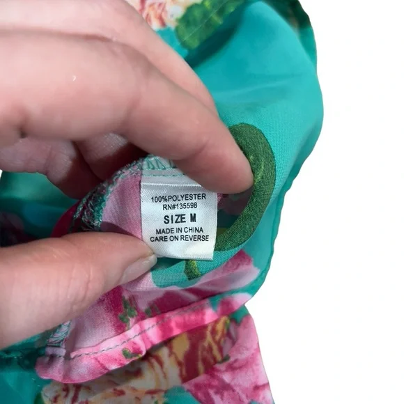 Wishful Park - Womens Lightweight Oversized Floral Blouse - Picture 8 of 9